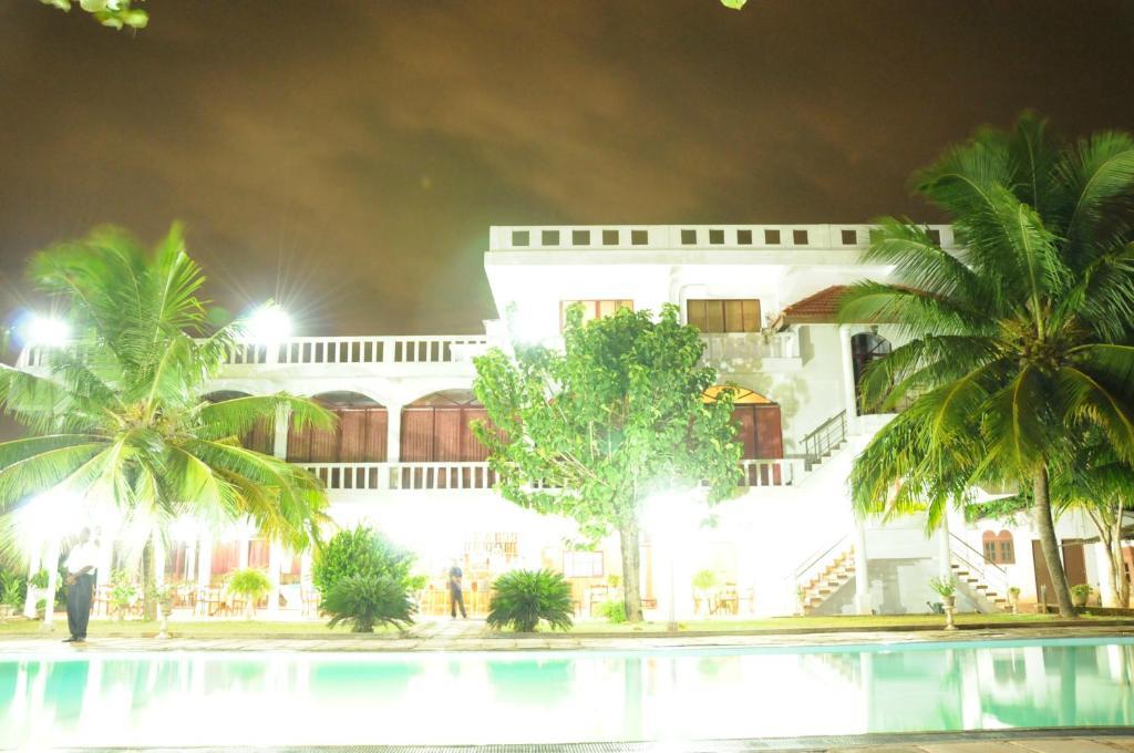Hotel Lagoon Paradise Negombo Exterior foto