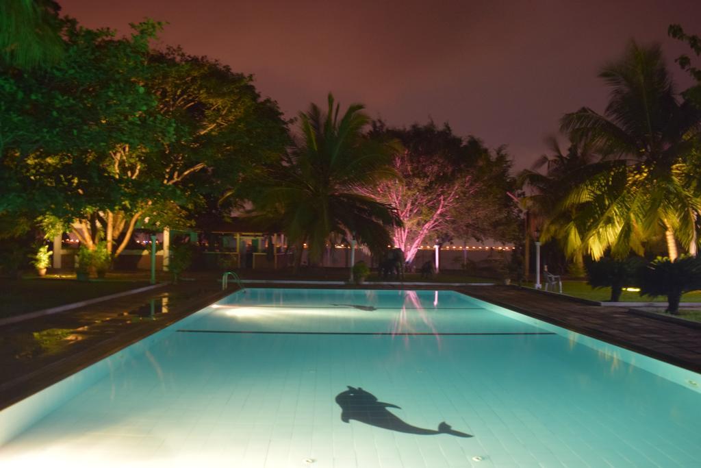 Hotel Lagoon Paradise Negombo Exterior foto