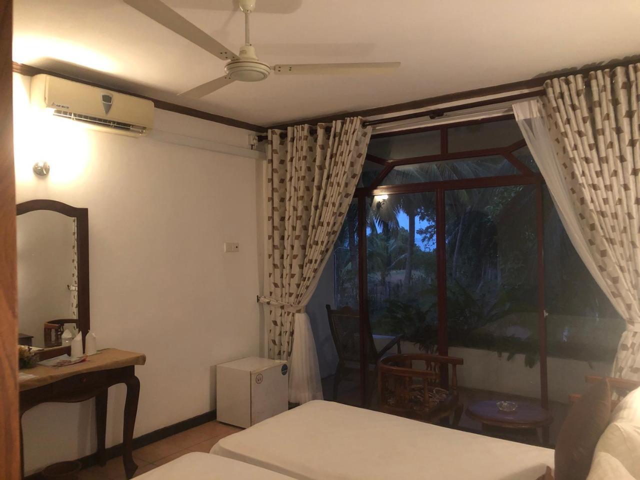 Hotel Lagoon Paradise Negombo Exterior foto